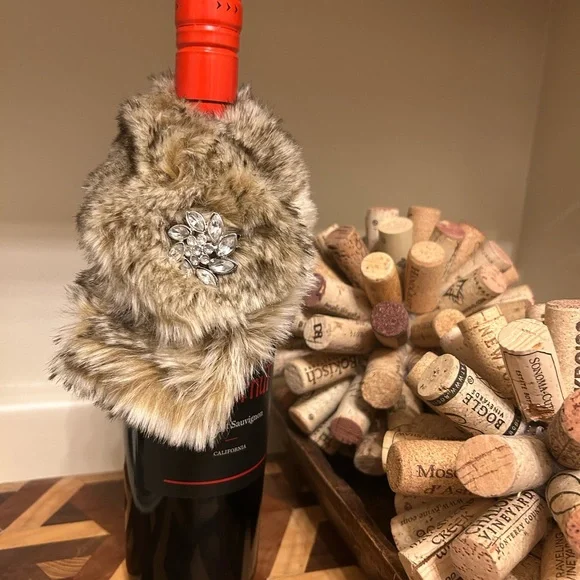 Pottery Barn Faux Fur Bottle Wrap With Sparkling Jewel - Picture 3 of 7